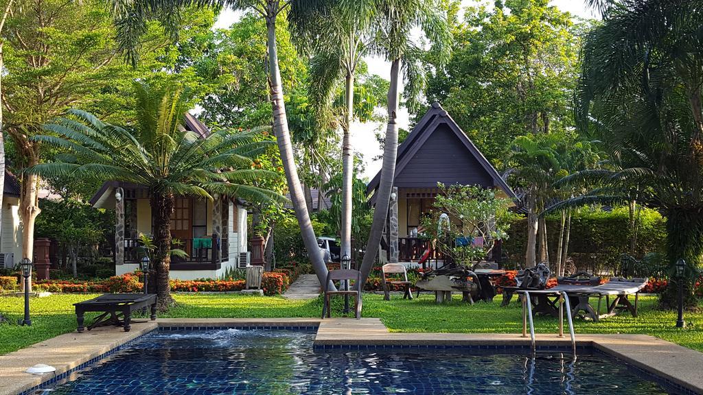 Prachuap Garden View Resort Прачуап Кири Кан Екстериор снимка