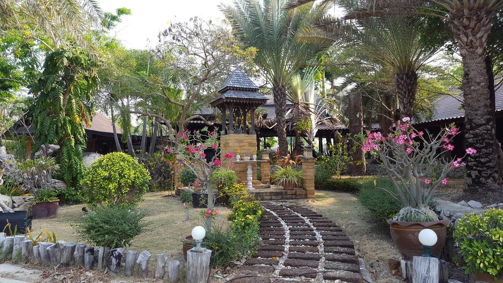Prachuap Garden View Resort Прачуап Кири Кан Екстериор снимка