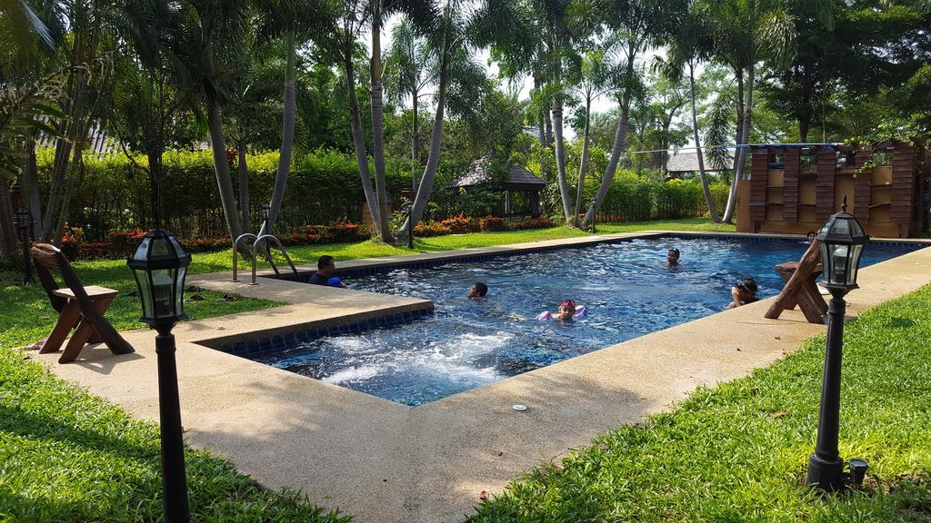Prachuap Garden View Resort Прачуап Кири Кан Екстериор снимка