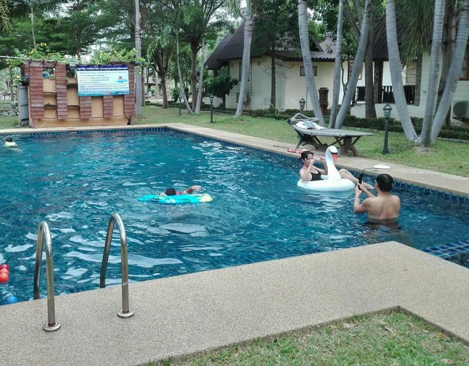 Prachuap Garden View Resort Прачуап Кири Кан Екстериор снимка